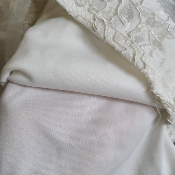 Le Chateau White Gown - Picture 5 of 8